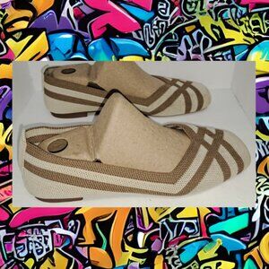 Ladies Tan/Brown Flats Size 38